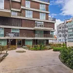 Jardim Da Gloria - T3 De Luxe Dans Prive - Luxury 3-bedroom In Private Lisbon