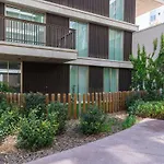 Apartment Jardim Da Gloria - T3 De Luxe Dans Prive - Luxury 3-bedroom In Private Lisbon