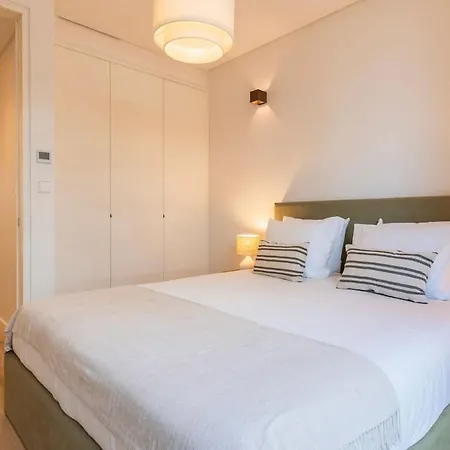 Jardim Da Gloria - T3 De Luxe Dans Prive - Luxury 3-bedroom In Private * Lisbon
