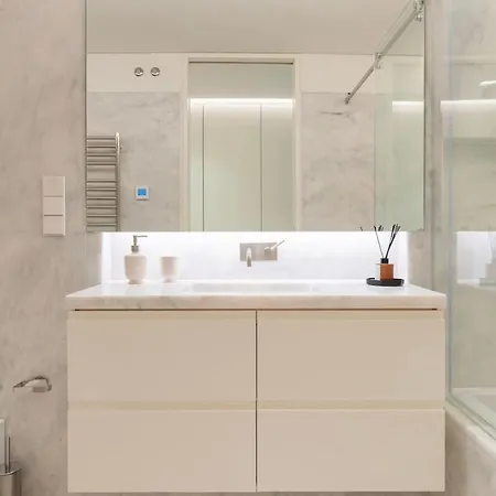 Jardim Da Gloria - T3 De Luxe Dans Prive - Luxury 3-bedroom In Private Lizbona