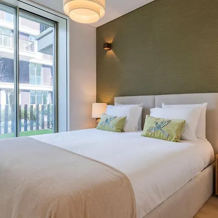 Apartment Jardim Da Gloria - T3 De Luxe Dans Prive - Luxury 3-bedroom In Private Lisbon